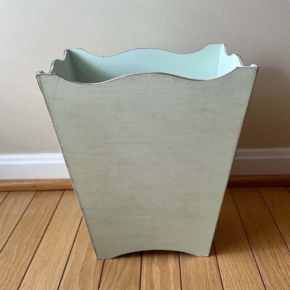 Labrazel Riviera Wastebasket - Picture 1 of 8